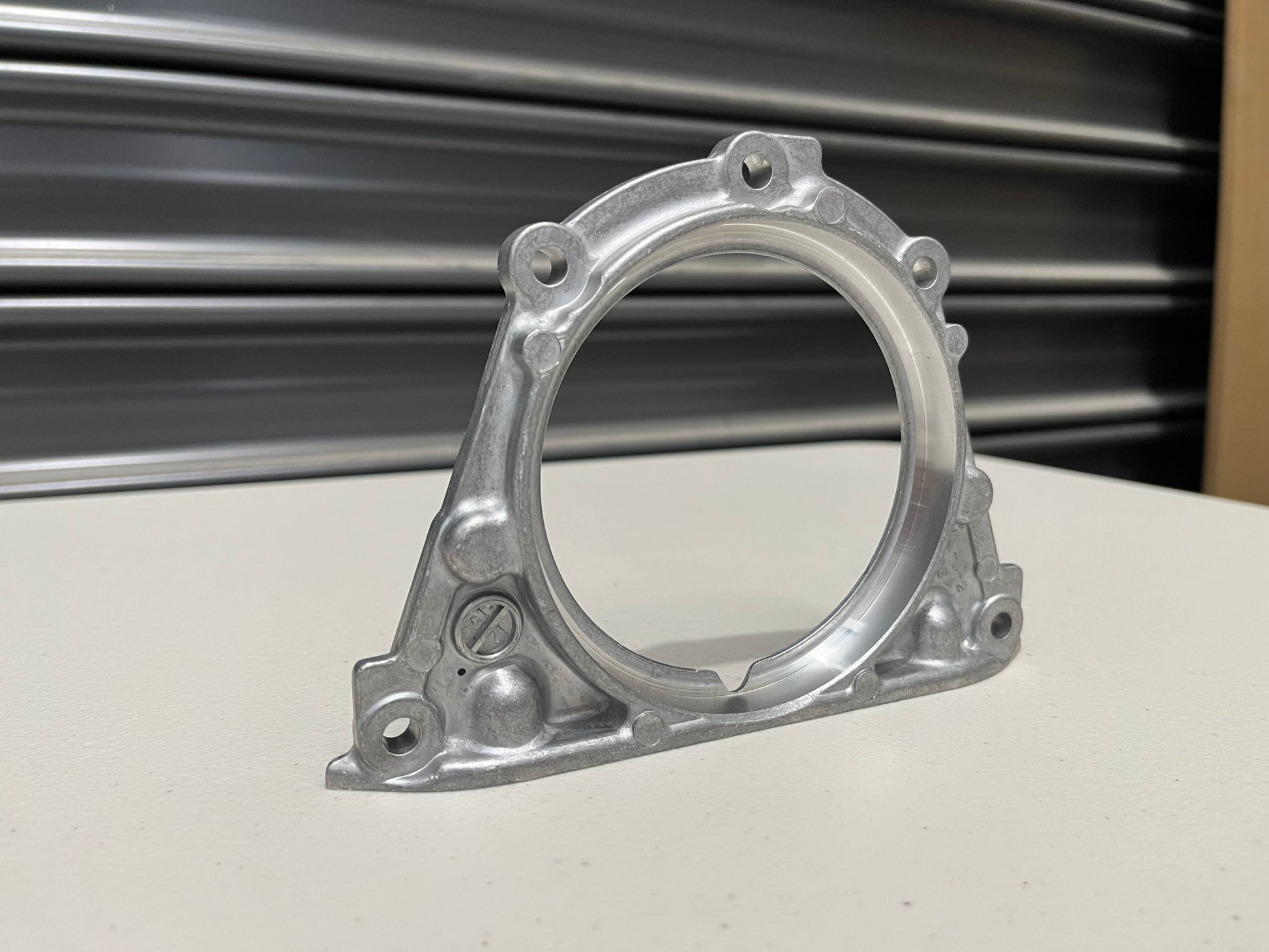Rear Main Seal Retainer To Suit Mitsubishi Lancer Evolution 4 - 9 Cn9A Cp9A Ct9A Engine