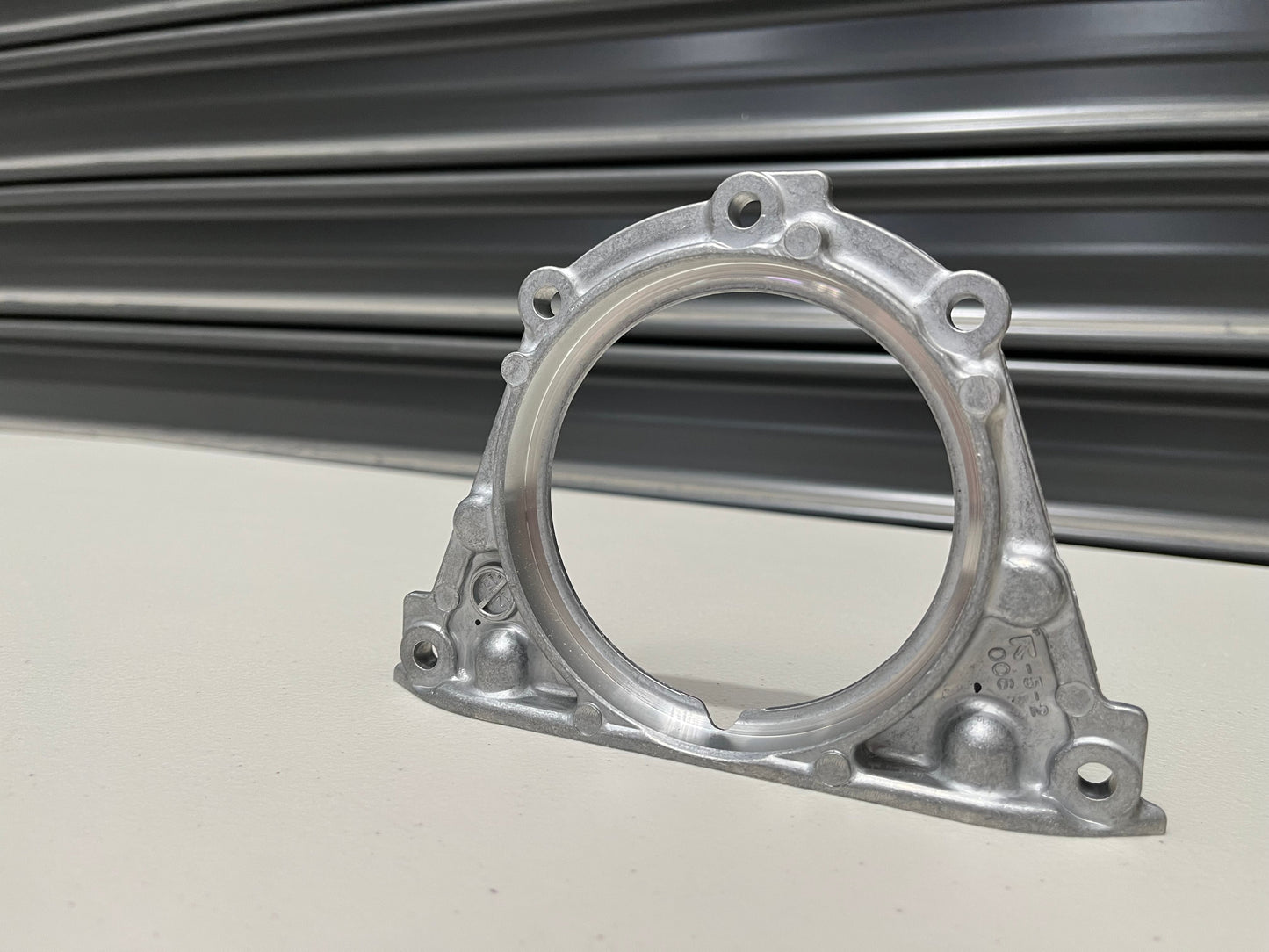 Rear Main Seal Retainer To Suit Mitsubishi Lancer Evolution 4 - 9 Cn9A Cp9A Ct9A Engine