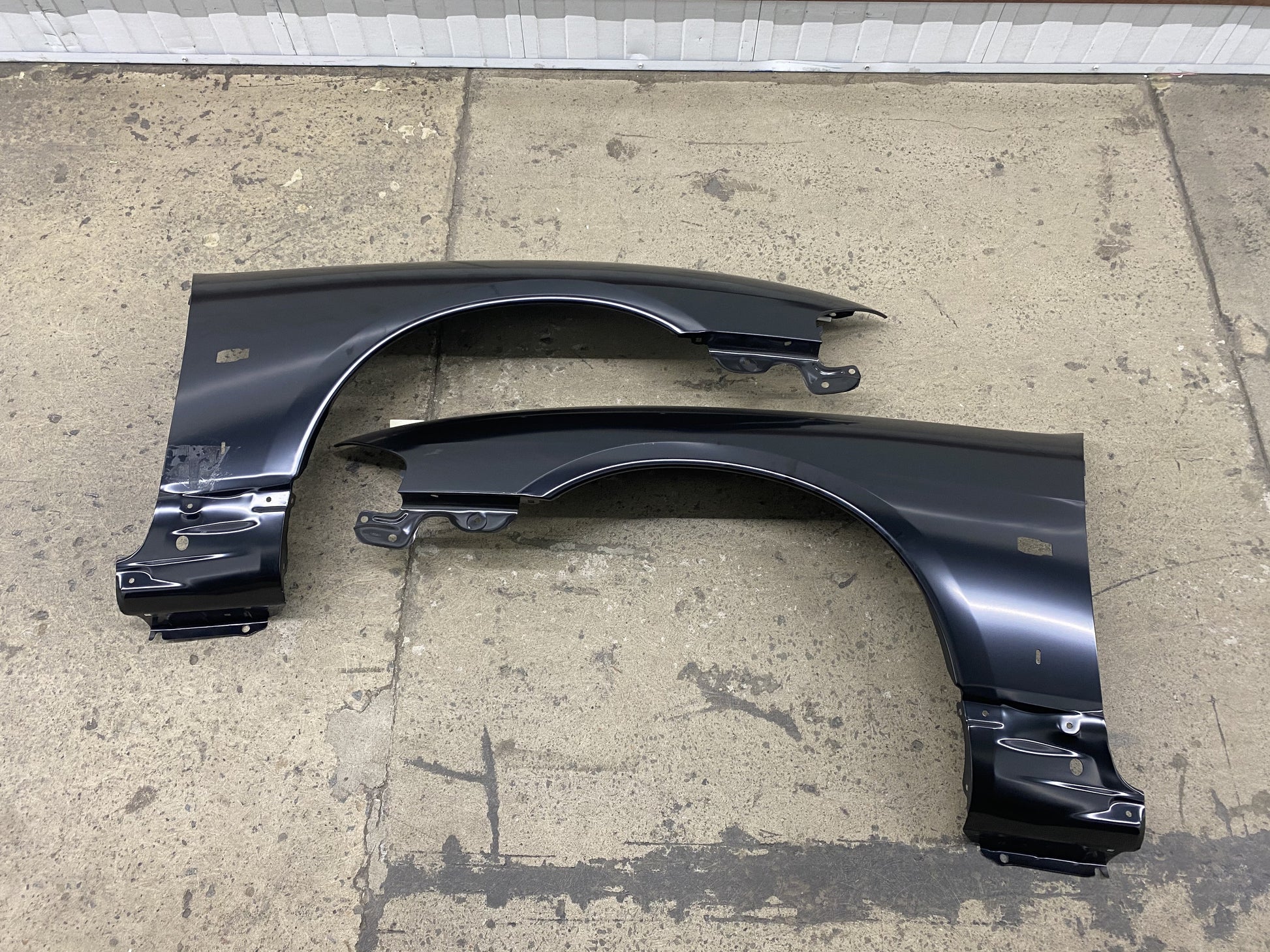 Front Guard Fender Set Rhs / Lhs To Suit Nissan Skyline R33 Gtr Exterior