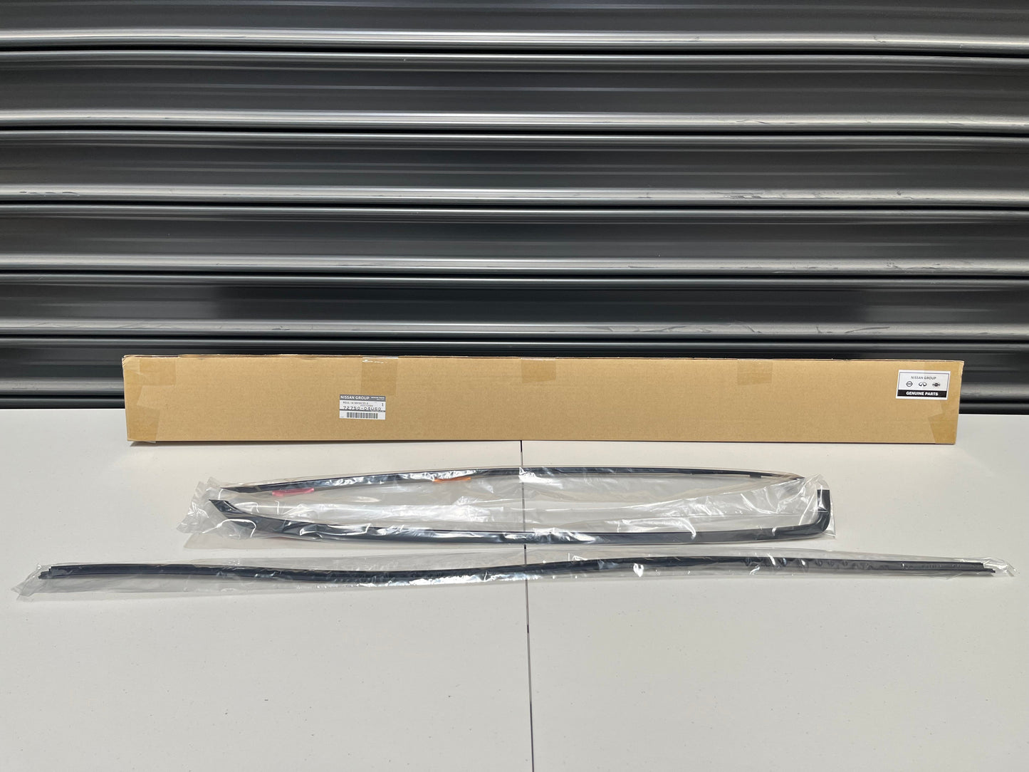 Front Windscreen Moulding Set (3-Piece) To Suit Nissan Skyline R32 Models 72750-04U60 Exterior