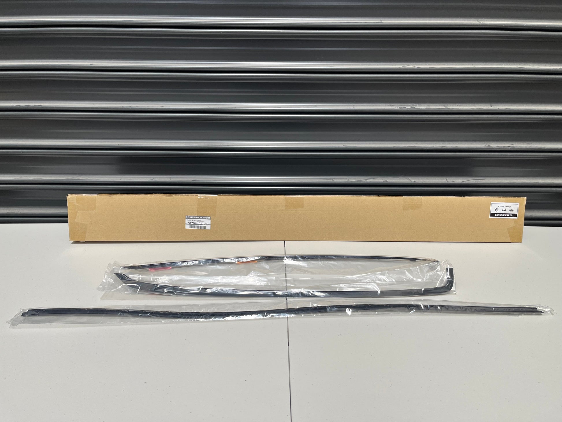 Front Windscreen Moulding Set (3-Piece) To Suit Nissan Skyline R32 Models 72750-04U60 Exterior