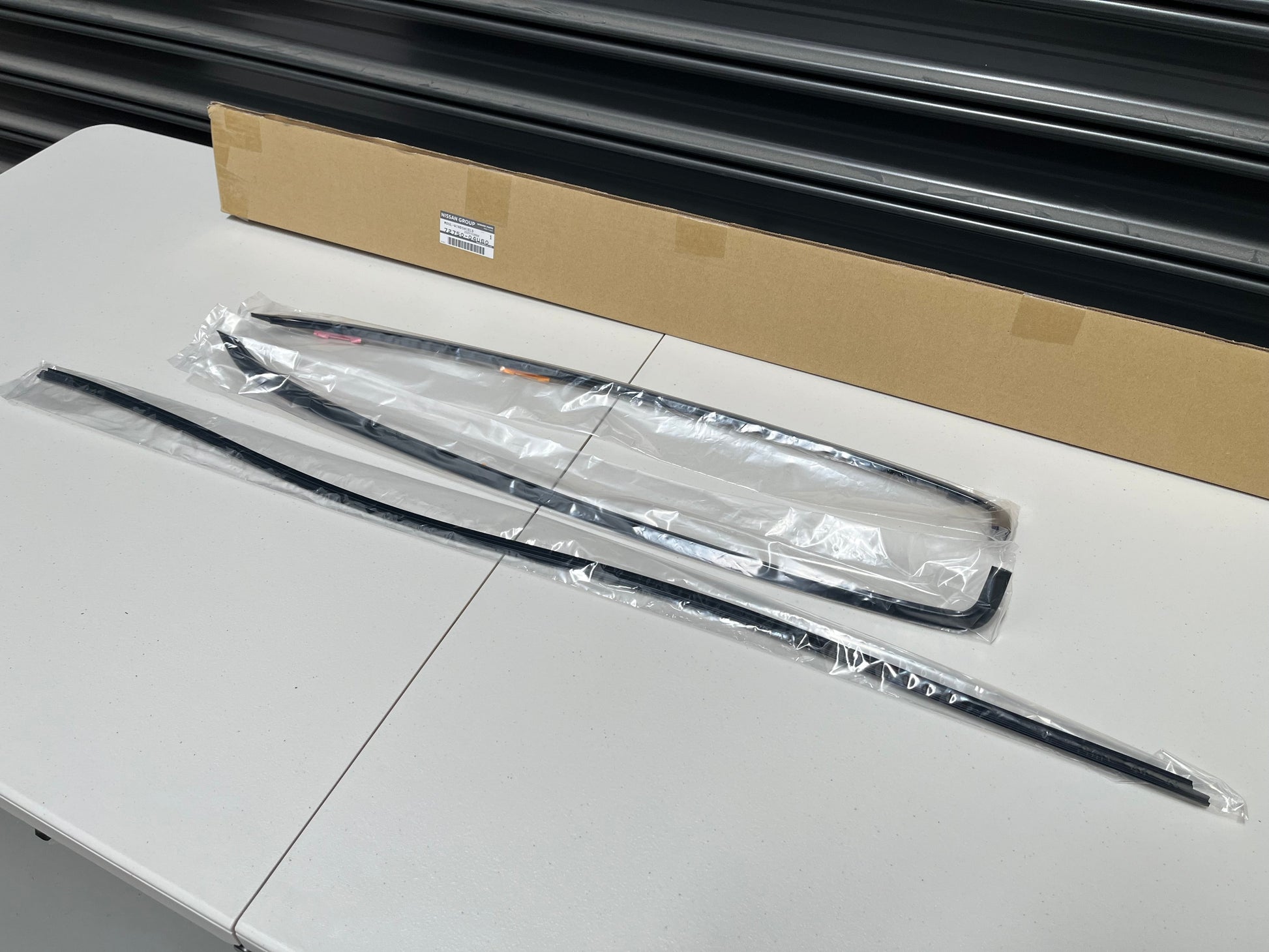 Front Windscreen Moulding Set (3-Piece) To Suit Nissan Skyline R32 Models 72750-04U60 Exterior