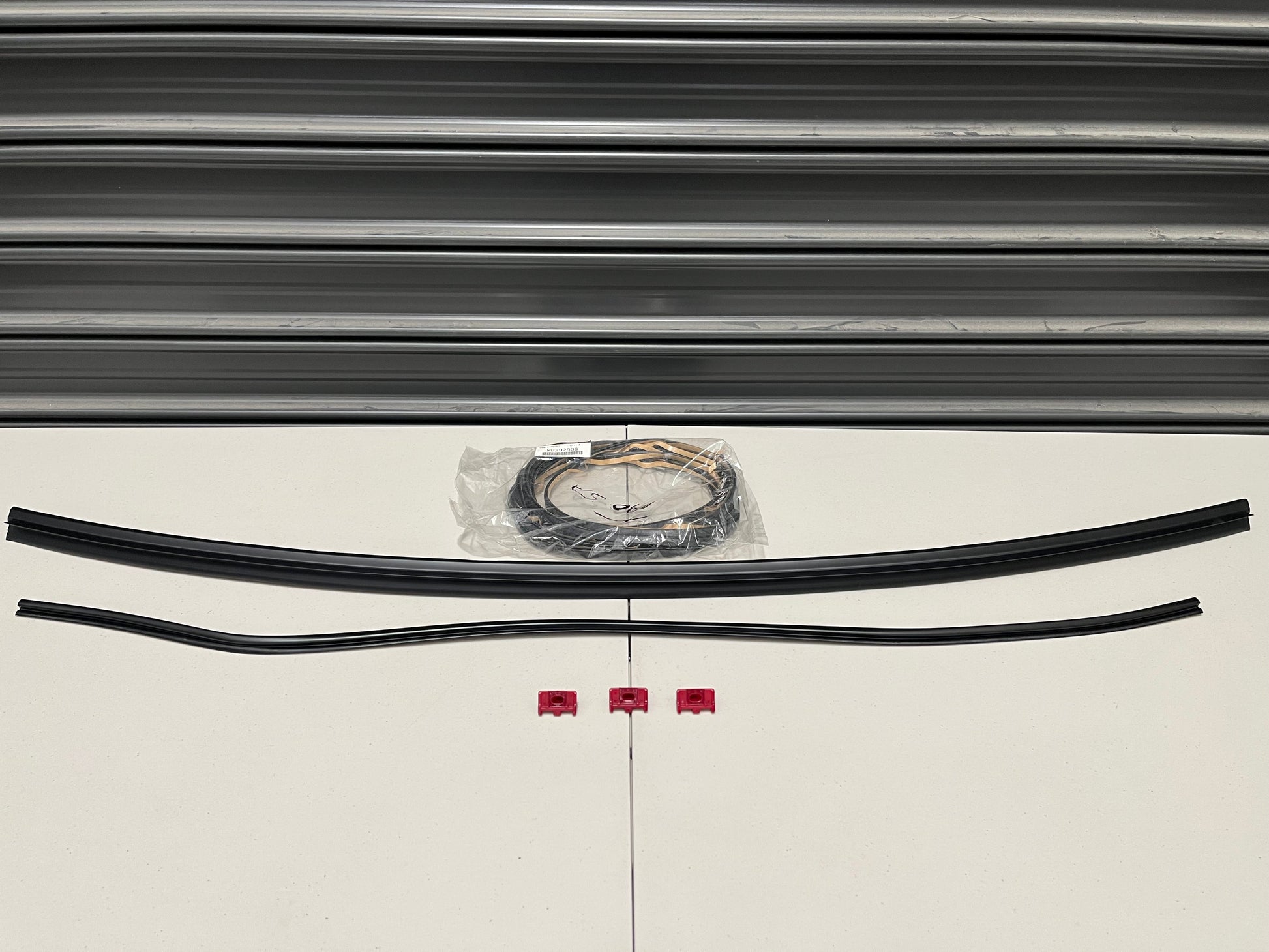 Rear Windscreen Moulding Kit To Suit Mitsubishi Lancer Evolution 5 / 6 6.5 Cp9A Exterior