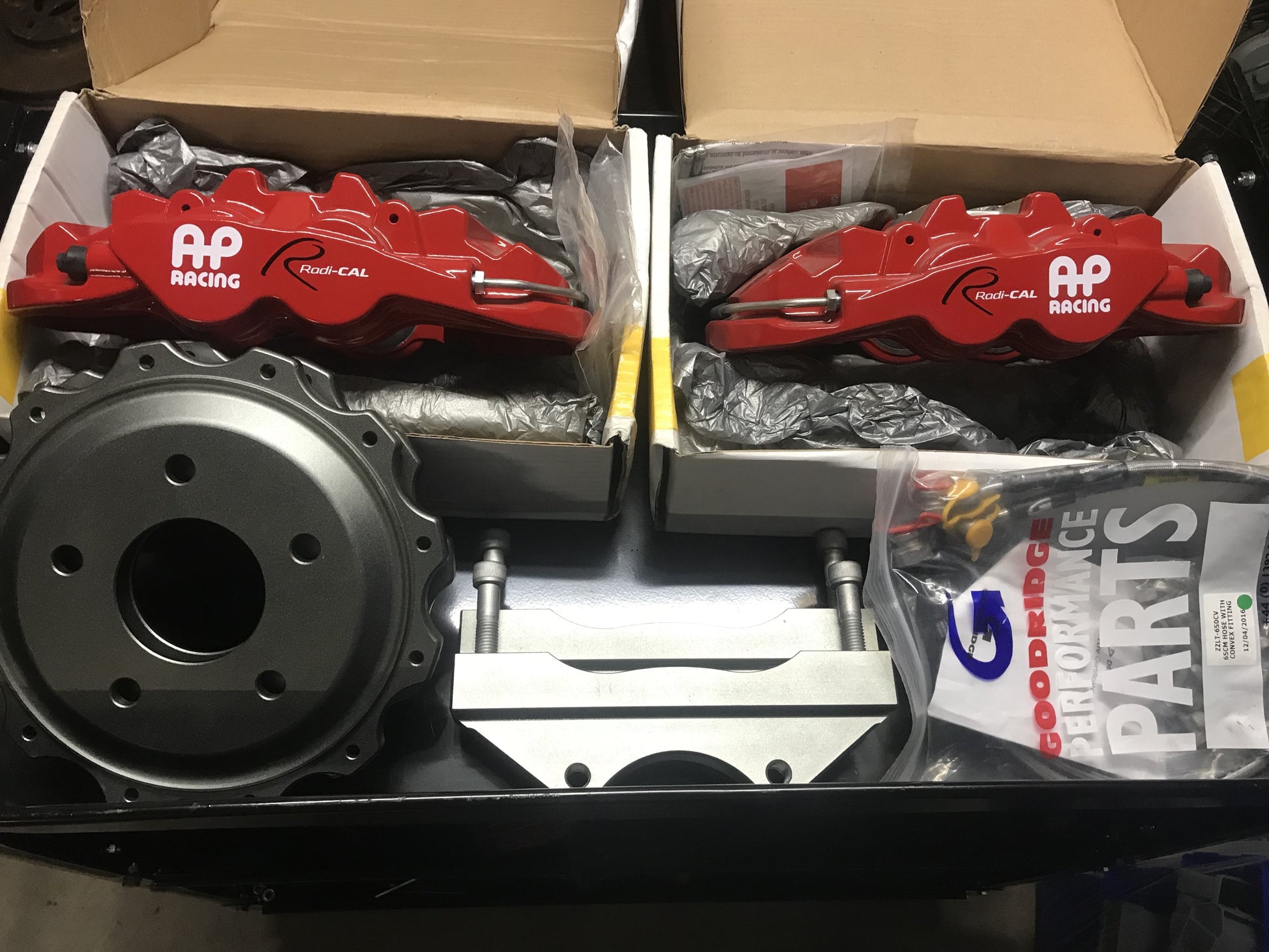 Genuine AP Racing CP8530 4 Pot brake kit to suit Nissan R32 GTR / R33 GTR Skyline - Vega Autosports