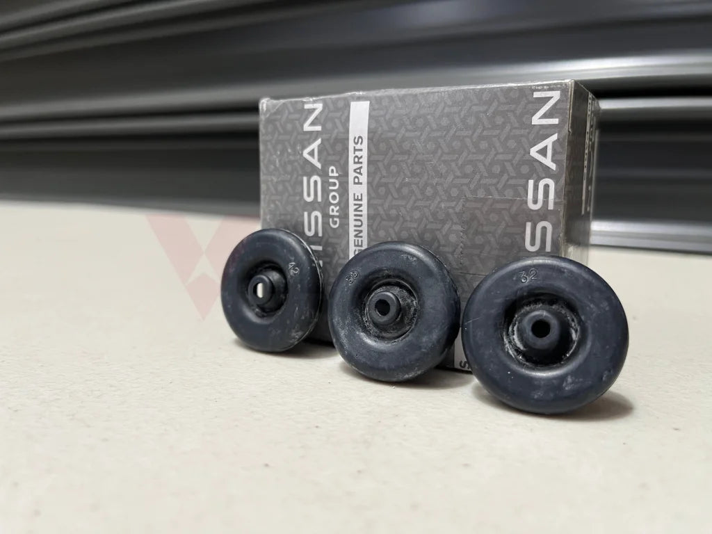 Bonnet Choke Speed Wire Grommet Rubbers To Suit Datsun 1200 B110 B120 01651-00091 Nuts / Bolts