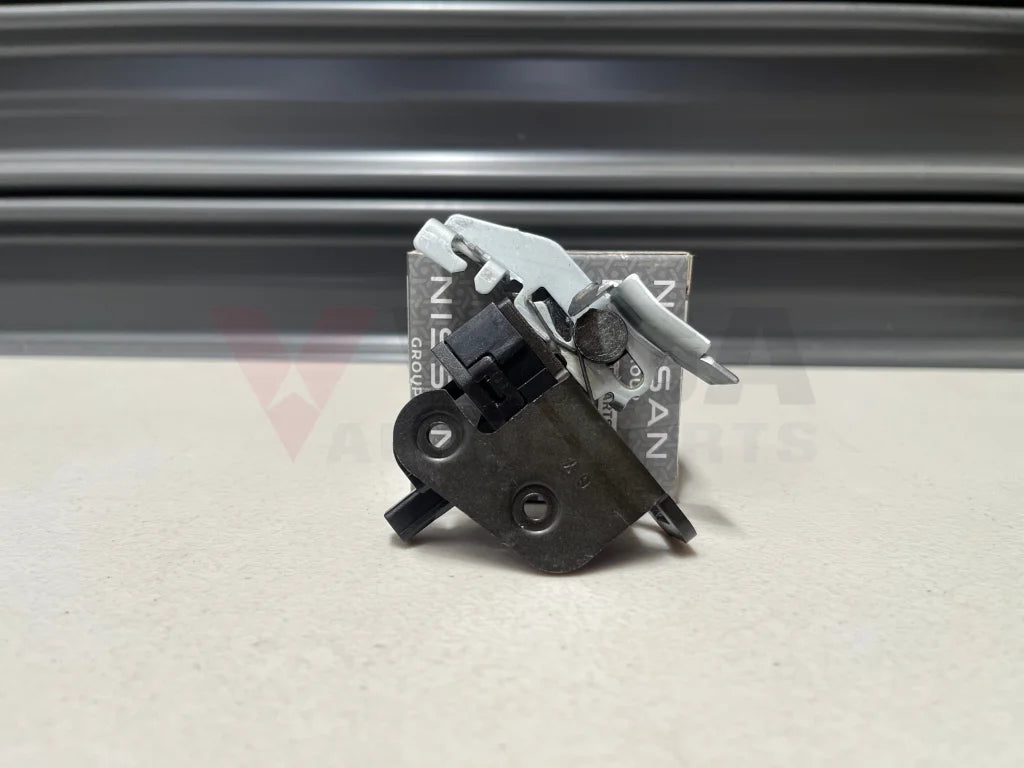 Boot Lower Striker Plate To Suit Nissan Silvia S15 84620-85F00 Interior