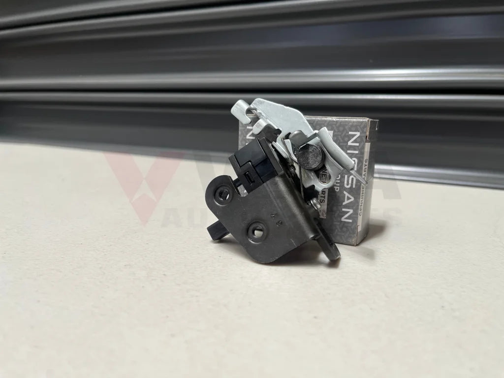 Boot Lower Striker Plate To Suit Nissan Silvia S15 84620-85F00 Interior