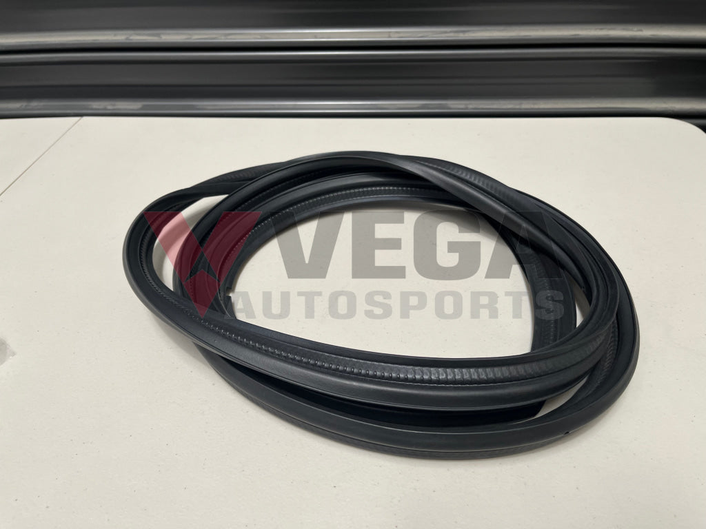 Boot / Trunk Weather Strip To Suit Mitsubishi Lancer Evolution 7 8 9 Ct9A Mr526269 Interior