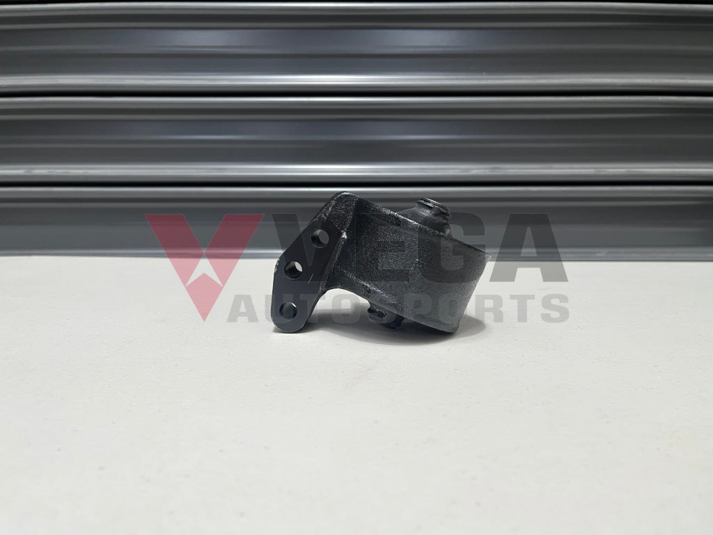 Bracket Engine Front Mount Rhs To Suit Mitsubishi Lancer Evolution 4 / 5 6 Mr197532 Differential