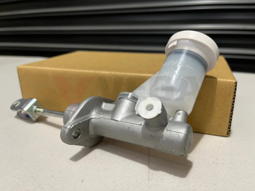 Clutch Master Cylinder Assy To Suit Mitsubishi Lancer Evolution 4 5 6 Cn9A Cp9A Mr244839 Brakes