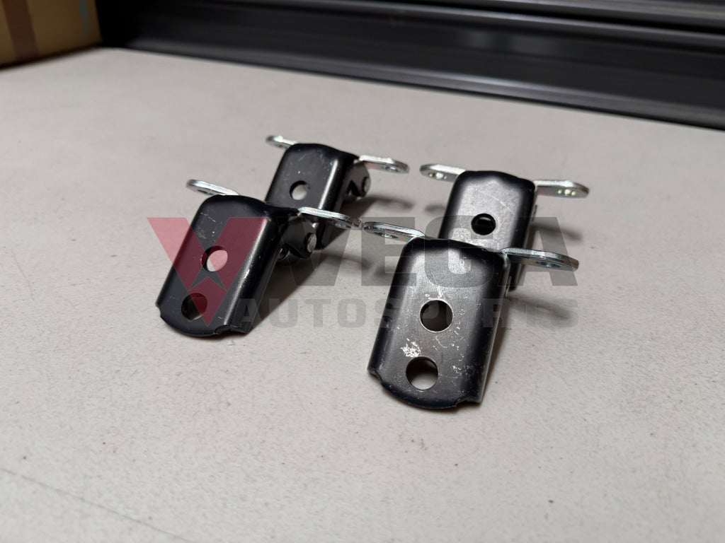 Door Hinge Assembly (4-piece) to suit Nissan Skyline R34 Coupe 80400-AM800 80401-AM800 Exterior