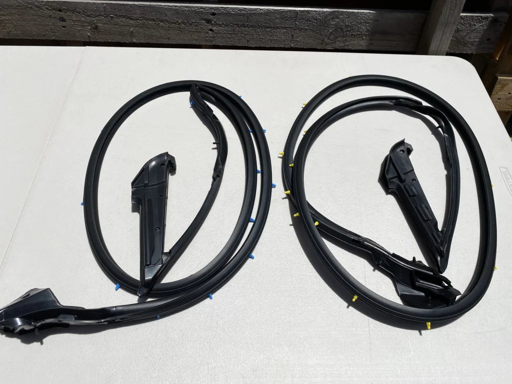 Door Weather Strip Set (RHS & LHS) to suit Nissan Skyline R34 GTR / GTT / GT-V / GT4 - Coupe - Vega Autosports