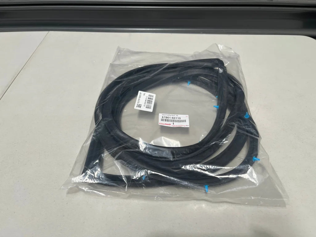 Door Weatherstrip (Rhs) To Suit Toyota Landcruiser 75 78 79 Ute 67861-60110 Body Mouldings / Seals