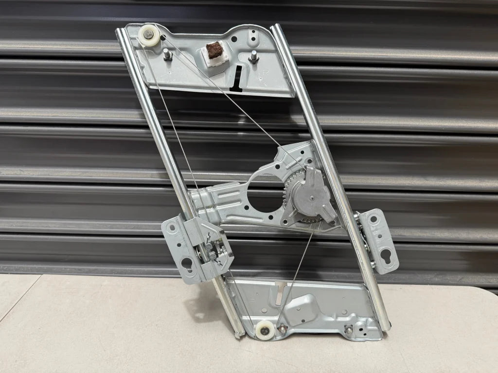 Door Window Regulator (RHS) to suit Nissan Skyline R32 GTR / GTS-T Coupe 80720-04U20 - Vega Autosports
