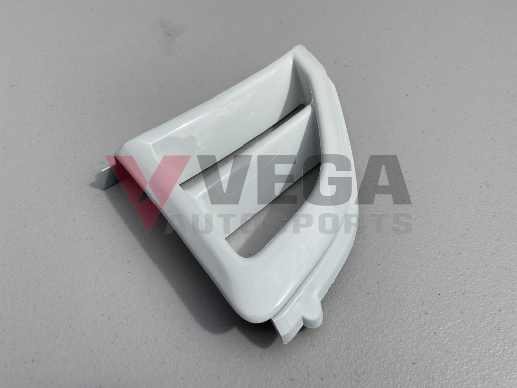 Driver Side Bumper Vent (White) to suit Mitsubishi Lancer Evolution 6.5 TME CP9A - Vega Autosports