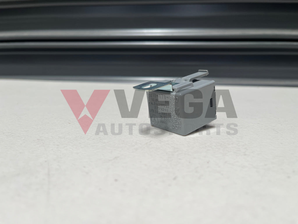 Flasher Unit Hazard Relay 3Pin To Suit Mitsubishi Lancer Evolution 4 5 6 Mb627891 Electrical