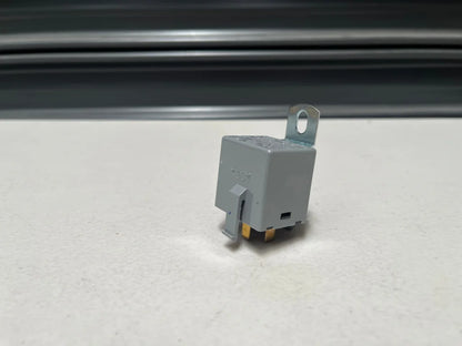 Flasher Unit Hazard Relay 3Pin To Suit Mitsubishi Lancer Evolution 4 5 6 Mb627891 Electrical