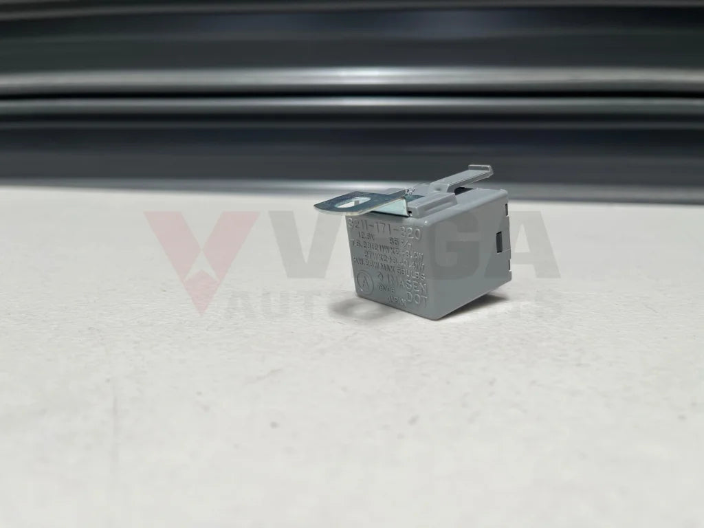 Flasher Unit Hazard Relay 3Pin To Suit Mitsubishi Lancer Evolution 4 5 6 Mb627891 Electrical