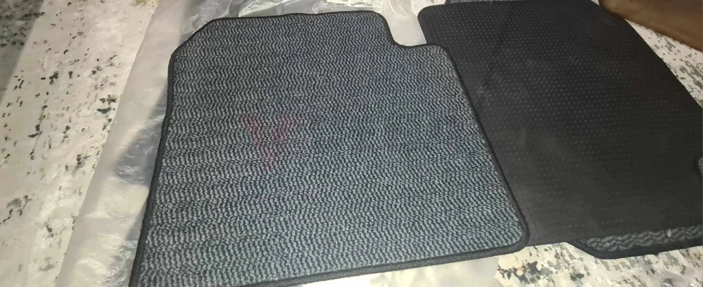 Floor Mats (4-Piece) To Suit Mitsubishi Lancer Evolution 5 / 6 Cp9A - Used Interior