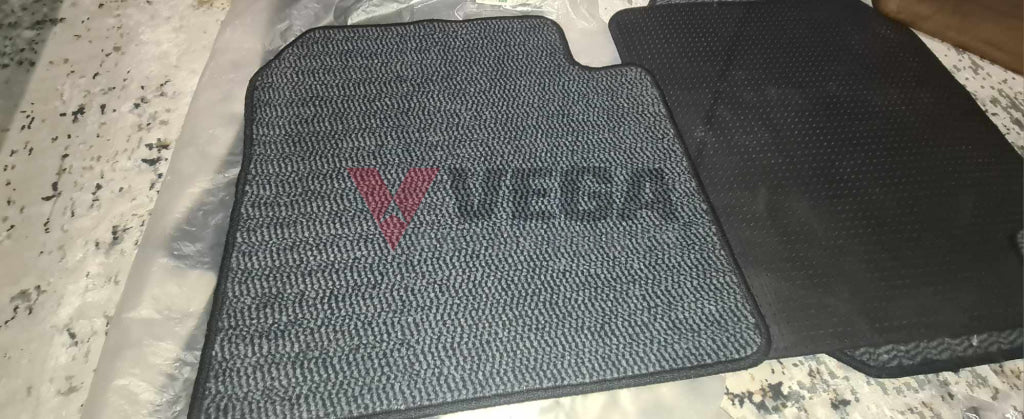 Floor Mats (4-Piece) To Suit Mitsubishi Lancer Evolution 5 / 6 Cp9A - Used Interior