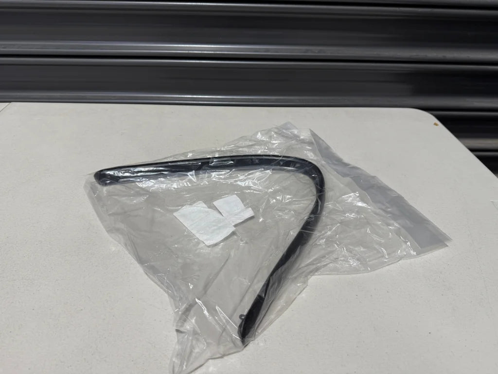 Front Bar to Hood Seal to suit Toyota Supra MK4 Supra JZA80 53395-14010 Exterior