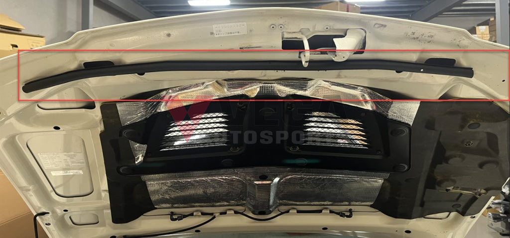 Front Bonnet Seal To Suit Mitsubishi Lancer Evolution 6 / 6.5 Cp9A Mr503134 Exterior