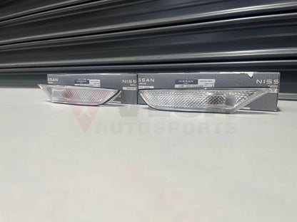 Front Bumper / Guard Indicator Set Rhs & Lhs To Suit Nissan R35 Gtr 26160-Jf00D 26165-Jf00D