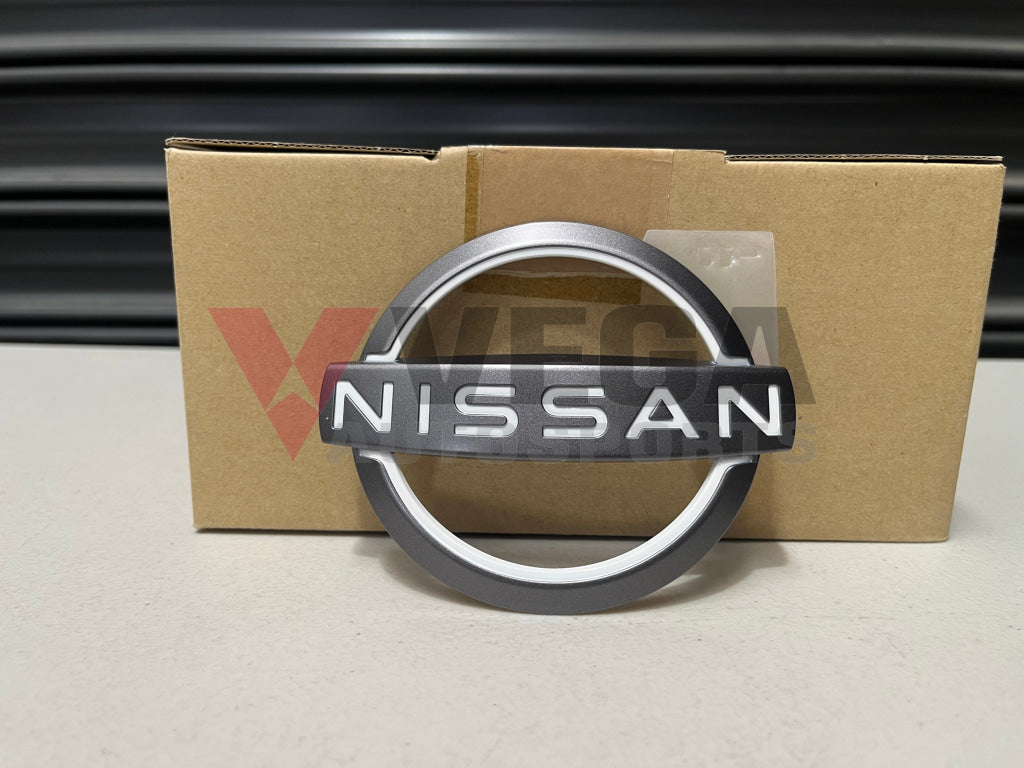 Front Bumper ’Nissan’ Emblem To Suit Nissan Z Rz34 2023 + 62890-6Gp0A Emblems Badges And Decals