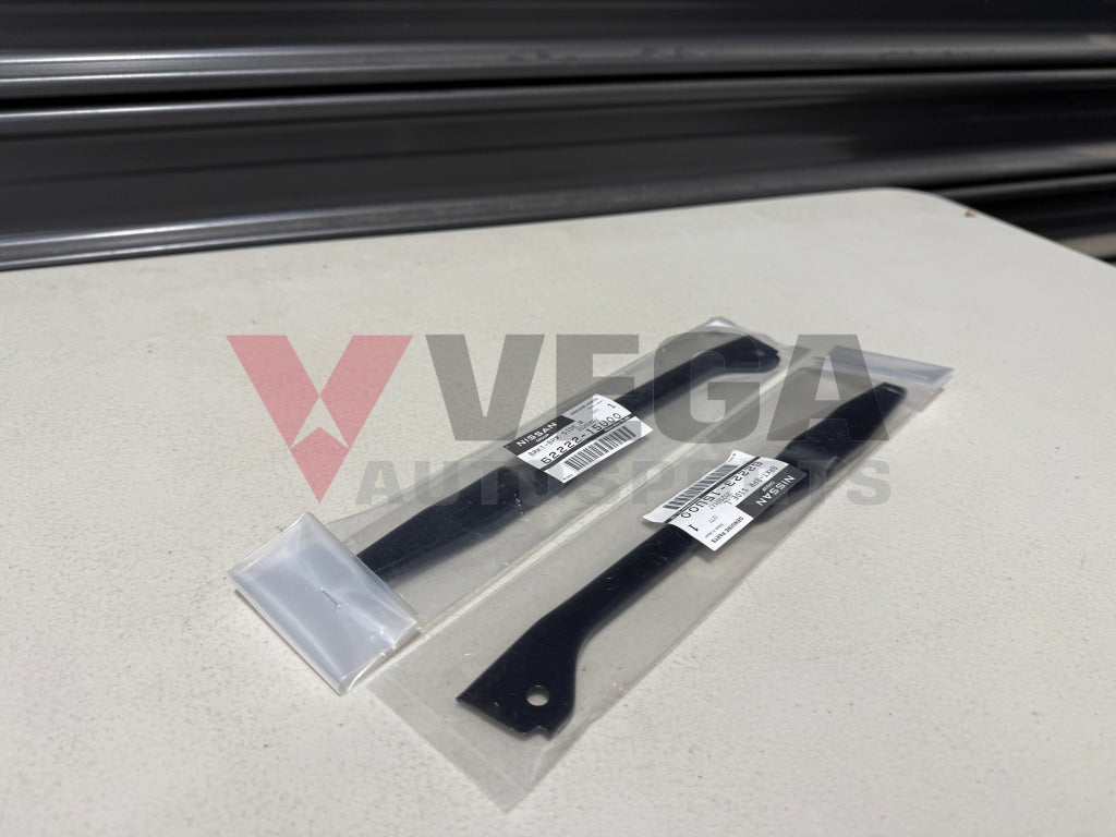 Front Bumper Side Bracket Set RHS / LHS to suit Nissan Skyline R33 GTS T 62222 15U00 / 62223 15U00 Exterior