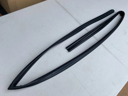 Front Door Window Run Channel Rubber (RHS) to suit Mitsubishi Lancer Evolution 4, 5, 6, 6.5 TME / CN9A / CP9A - Vega Autosports