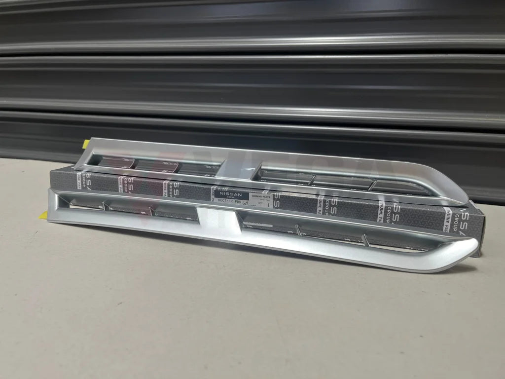 Front Fender Duct Set Rhs & Lhs (Kab Super Silver) To Suit Nissan Skyline R35 Gtr 63824-6Av6A /