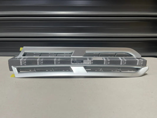 Front Fender Duct Set Rhs & Lhs (Kab Super Silver) To Suit Nissan Skyline R35 Gtr 63824-6Av6A /