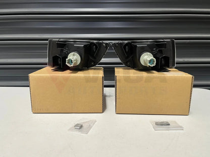 Front Indicator Set (Rhs & Lhs) To Suit Nissan Fair Lady Z32 300Zx Jdm 1999 26120-Vp126 /