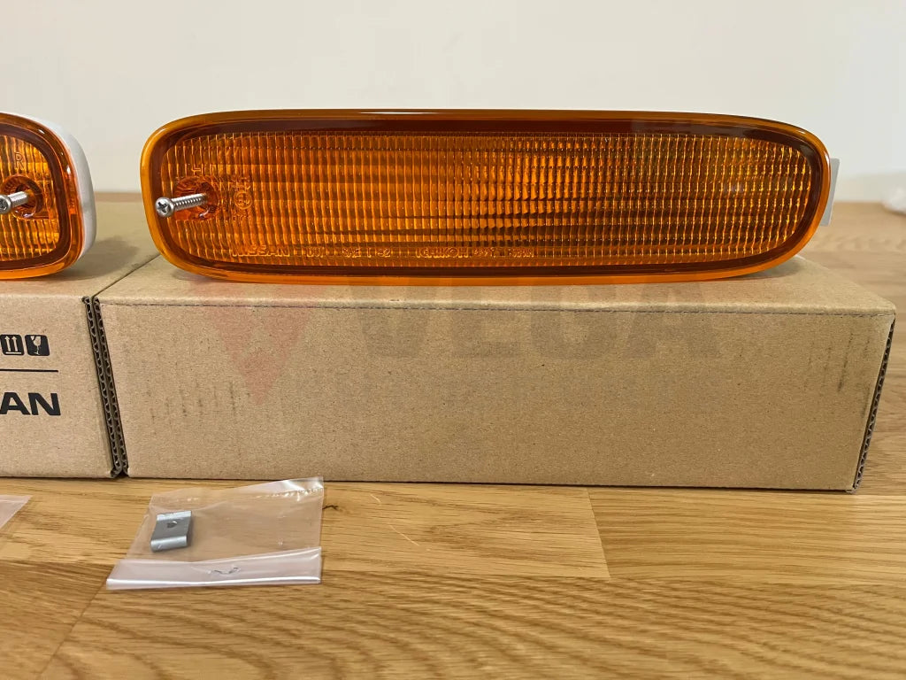 Front Indicator Set Rhs / Lhs To Suit Nissan Silvia S14 Adm Models Electrical