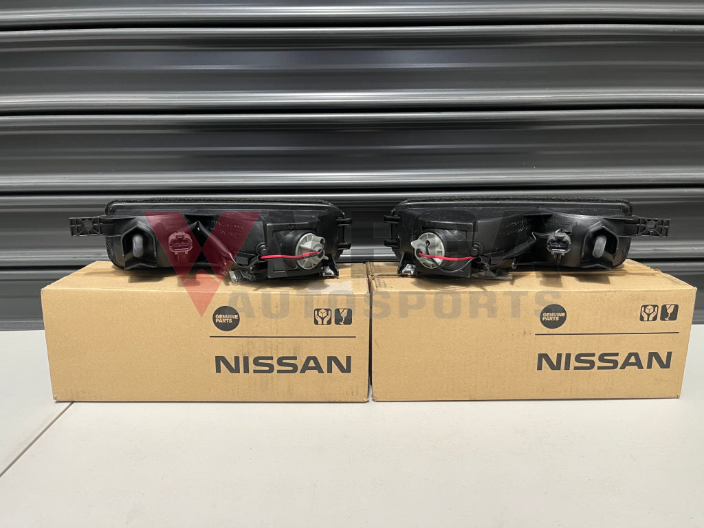 Front Indicator Set (Rhs & Lhs) To Suit Nissan Skyline R33 Gts-T Series 1 26130-15U26 / 26135-15U26