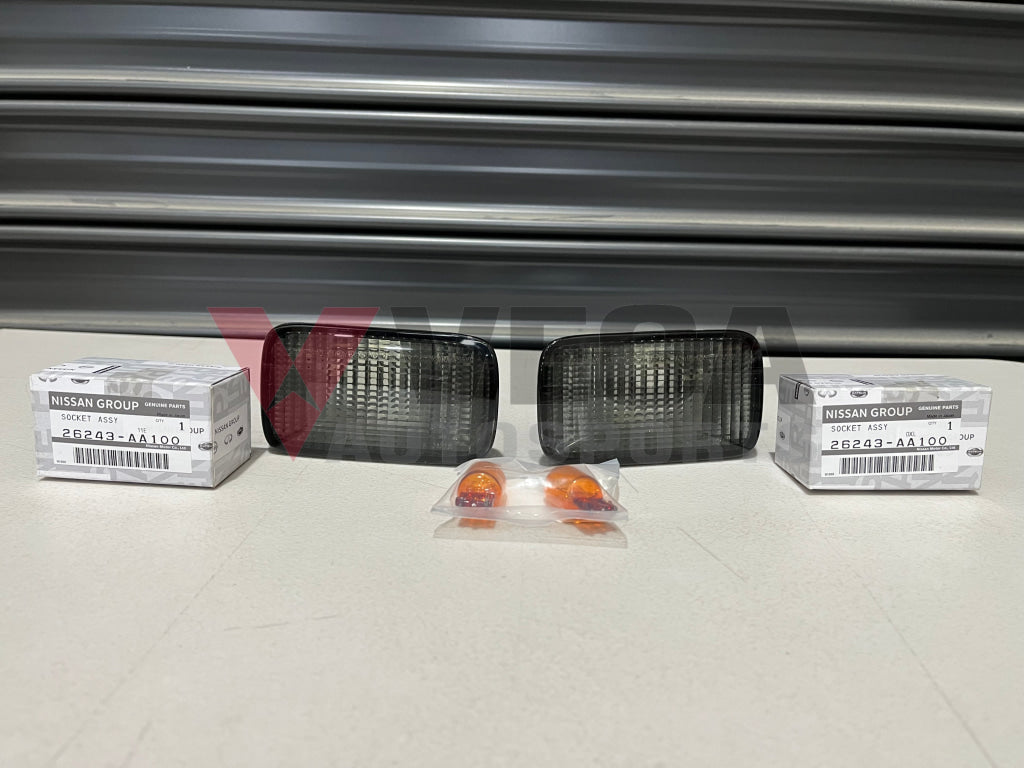 Front Indicator Set (Tinted) - Nismo To Suit Nissan Skyline R34 Gtr / 20Gt 25Gt 25Gt-4 25Gt-T Gt-V