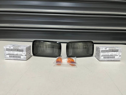 Front Indicator Set (Tinted) - Nismo To Suit Nissan Skyline R34 Gtr / 20Gt 25Gt 25Gt-4 25Gt-T Gt-V
