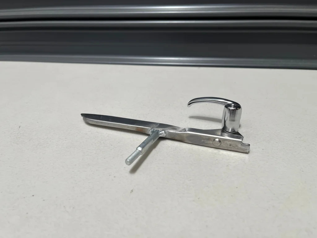 Front Quarter Window Channel Rhs To Suit Datsun 1200 Ute B120 80250-H1001 Interior