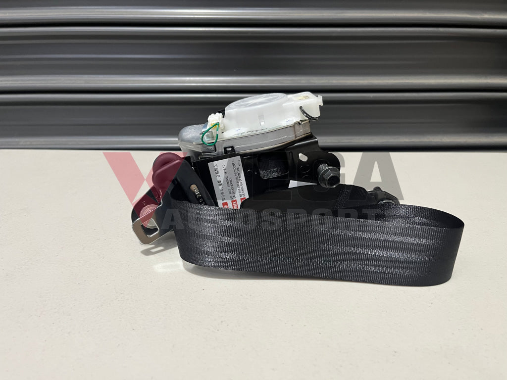 Front Seat Belt Tensioner Assembly RHS to suit Nissan Skyline R34