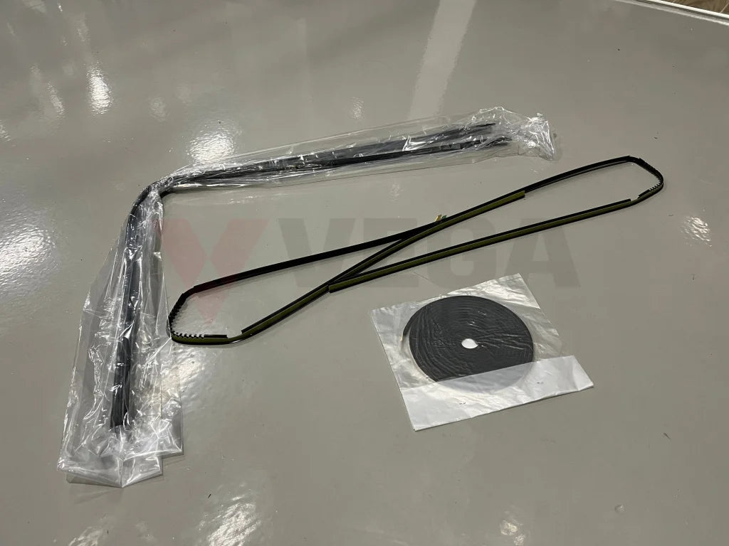 Front Windscreen Fitting Kit To Suit Nissan Silvia S14 Exterior