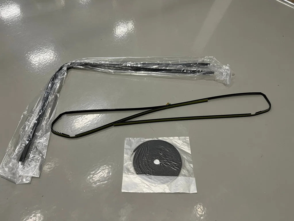 Front Windscreen Fitting Kit To Suit Nissan Silvia S14 Exterior