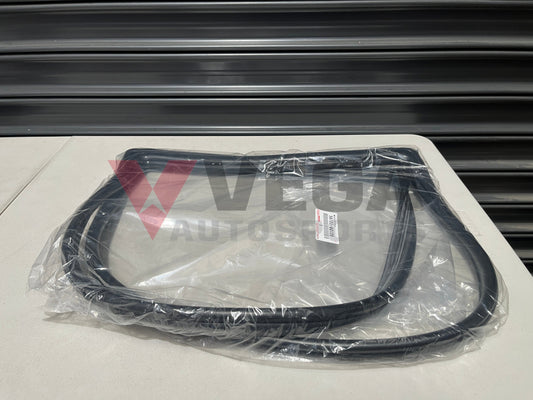 Front Windscreen Seal to suit Toyota Landcruiser 75 76 78 79 Series 11/1984 - 08/2009 56121-60120 Body Mouldings / Seals