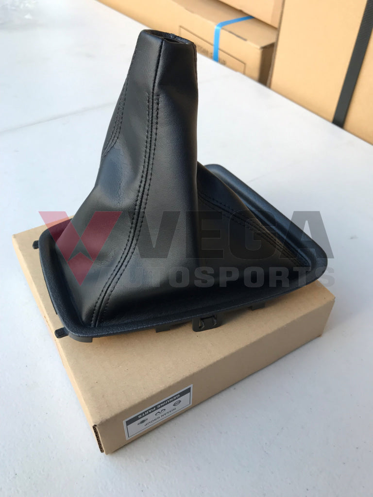 Gear Boot & Surround to suit Nissan Skyline R32 GTR / GTS-4 / GTS-t - 08/1991 - On - Vega Autosports