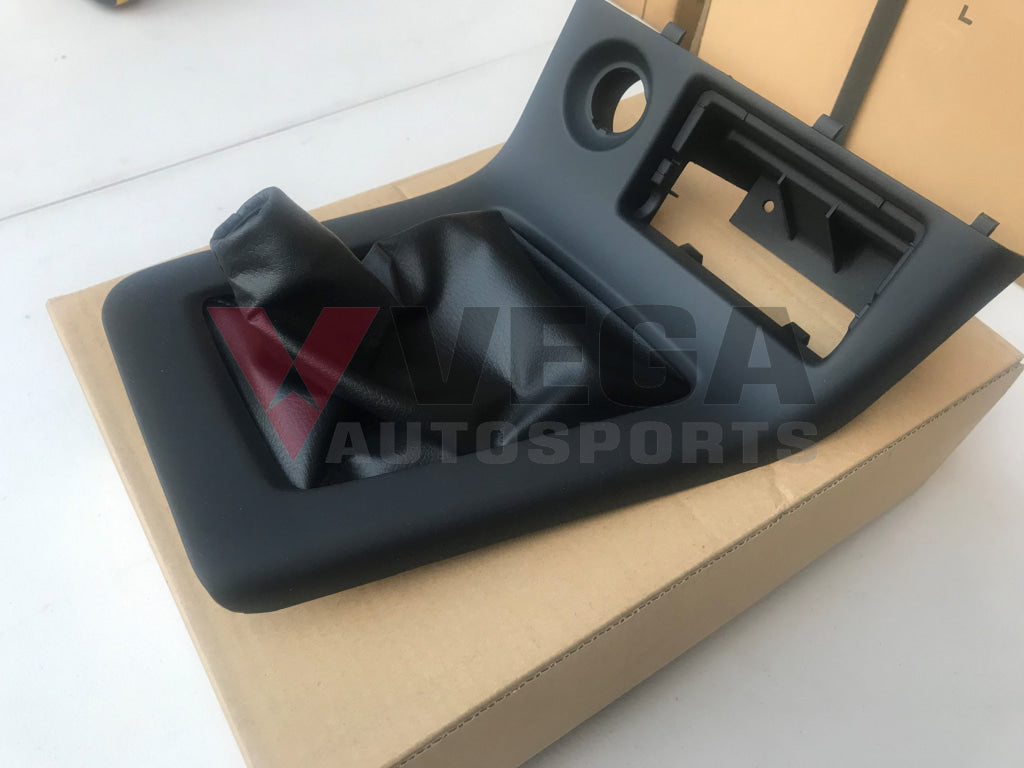 Gear Shift Boot & Surround - Series 1 Smooth Black - (5spd M/T) to suit Nissan Skyline R33 GTR / GTS25-t - Vega Autosports