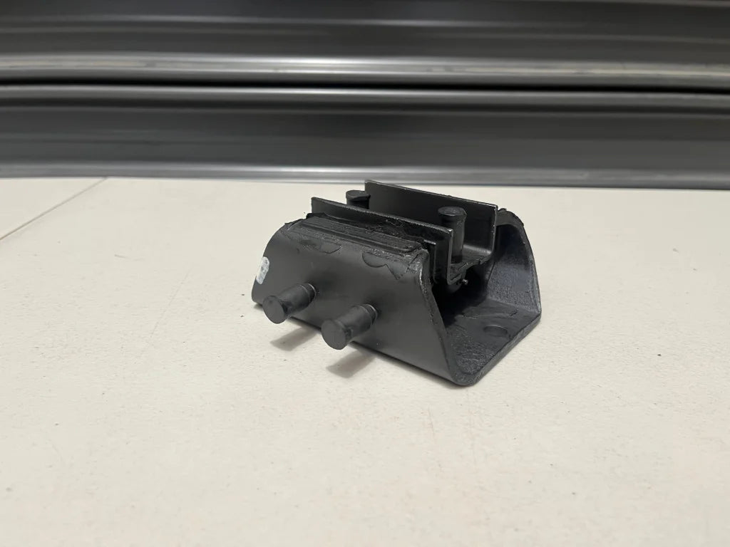 Gearbox Mount To Suit Nissan Skyline R33 Gts / Gts25 Gts25 - T - 5Spd M/T 11320 - 70T01 And