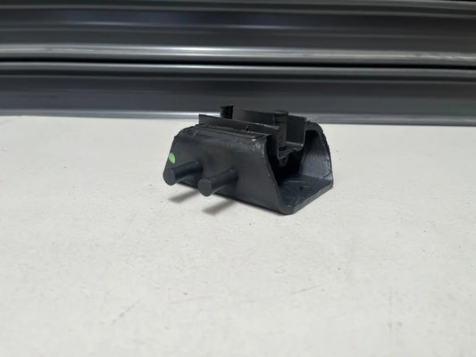 Gearbox Mount To Suit Nissan Skyline R34 Gt - T / Gt - 5Spd M/T 11320 - Aa000 And Transmission