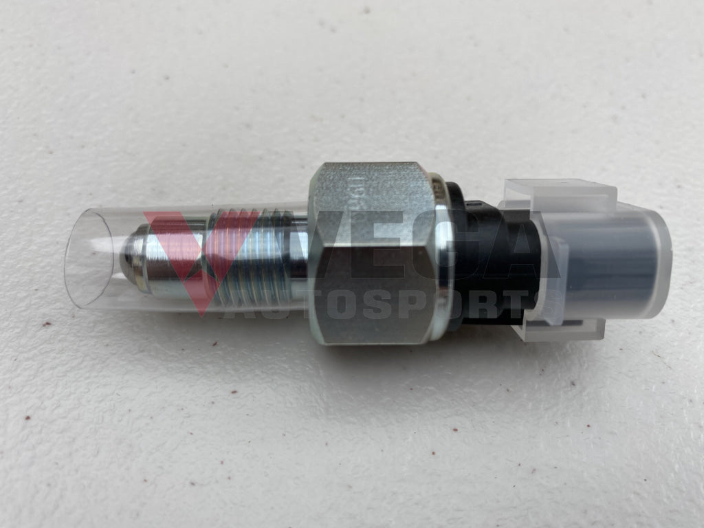 Genuine Mitsubishi OEM Reverse Switch (5-Speed) for Mitsubishi Lancer Evo 4 5 6 7 8 9 X - Vega Autosports
