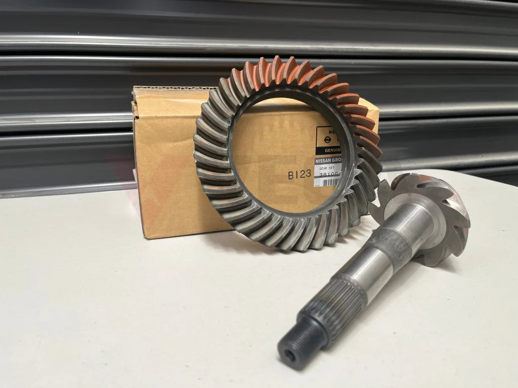 Genuine Nissan 4.11 Rear Differential Final Drive Gear Set