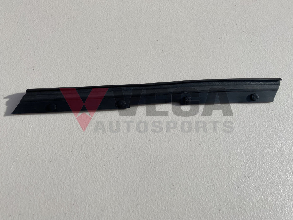 Genuine Nissan Bonnet/Headlight Rubber Protector RHS to suit Nissan Skyline R32 GTR / GTS-T / GTS - Vega Autosports