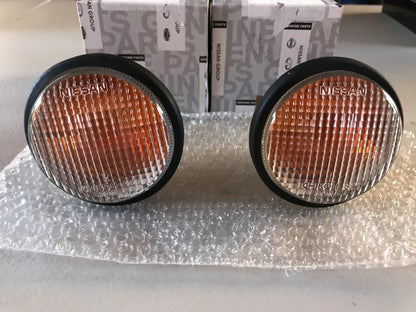 Genuine Nissan Clear Front Indicator Set to suit Nissan Skyline R33 GTR - Vega Autosports